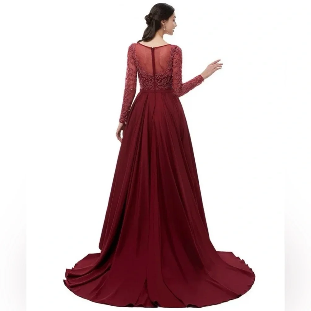 Elegant Burgundy Evening Gown - Picture 4 of 7